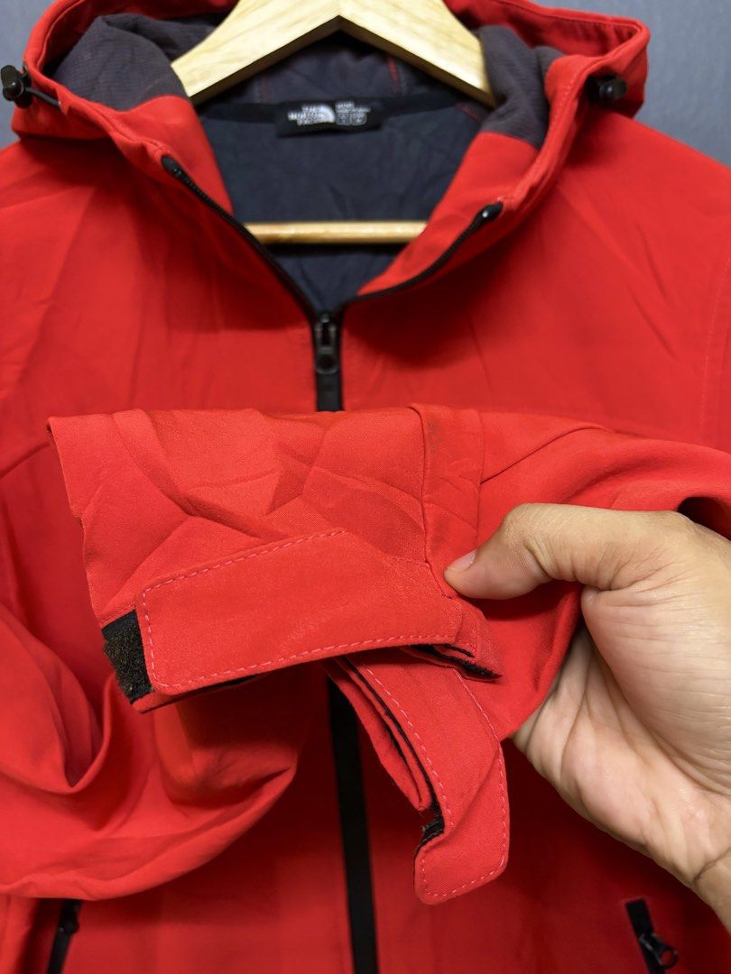 The North Face Men’s Mountain Light Jacket (Category: Coats, Jackets and Outerwear) located in Cavite. Submitted by staythrifted.23 (Listing ID 1460244757, Image 3). Description: Size : Medium on 🏷️ Dimes : Lenght : 26 Width 20.5 Sleeve lenght 25 Condition : Like new Color rate : 9.8/10 Issue : None ( Need wash ) Loc. Cavite We ship nationwide Payment first.