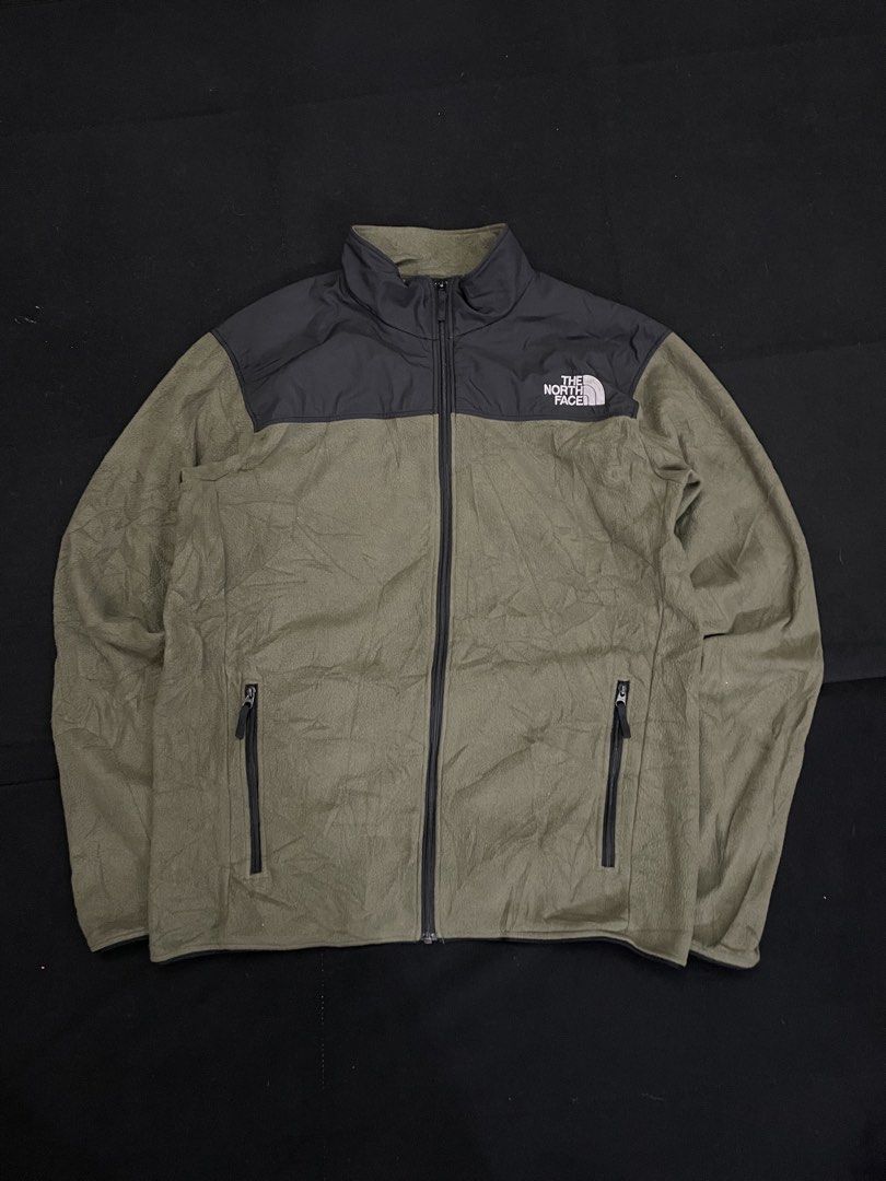 TNF GREEN (Category: Outdoor Furniture) located in Muntinlupa City. Submitted by clarencemirones (Listing ID 1460183214, Image 1). Description: TNF GREEN 20 x 24 23sleeves fit sz; S - M .