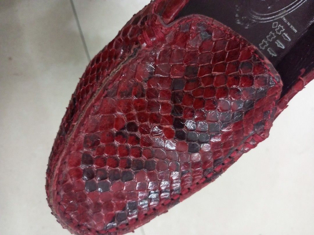 TOD'S DRIVING LOAFERS (Category: Loafers) located in Bulacan. Submitted by joanagwen (Listing ID 1460128084, Image 3). Description: T0D'$ LOAFERS Size 35 on tag.