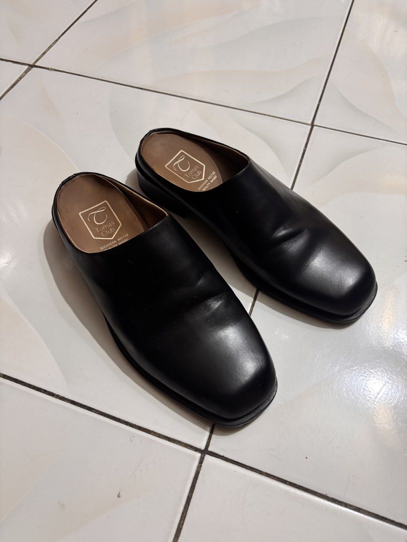 Tomas Club Black Leather Mules (Category: Dress Shoes) located in Malasiqui. Submitted by migu.mogu (Listing ID 1460141833, Image 1). Description: - Brand: Tomas Club Size 41 - Black Mules Leather - Construction: Goodyear welted for durability - Square toe.