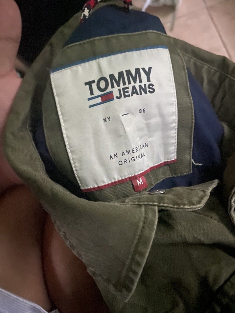 Tommy Helfiger Cargo Jacket (Category: Coats, Jackets and Outerwear) located in Manila. Submitted by thrift-things (Listing ID 1460174400, Image 3). Description: sobrang gand ng design sa likod anlalaki ng burda.