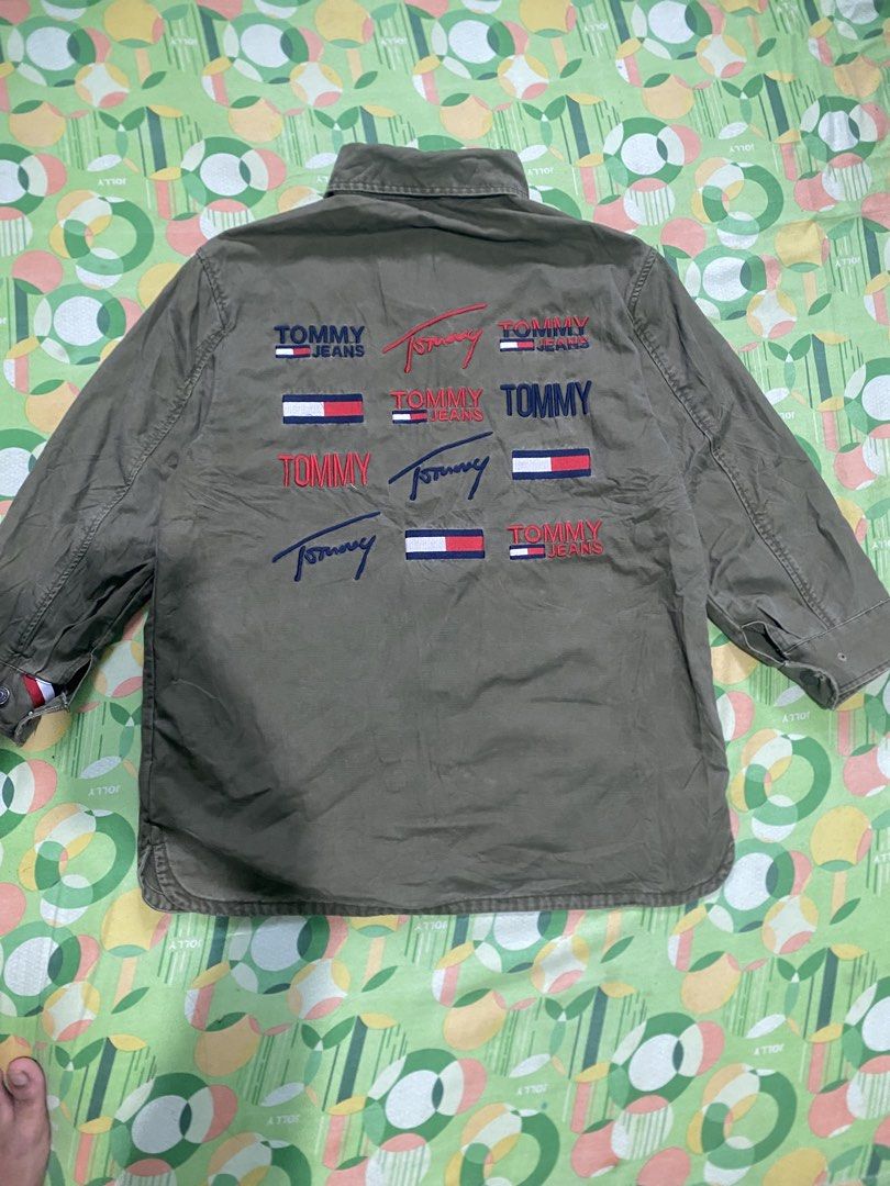 Tommy Helfiger Cargo Jacket (Category: Coats, Jackets and Outerwear) located in Manila. Submitted by thrift-things (Listing ID 1460174400, Image 1). Description: sobrang gand ng design sa likod anlalaki ng burda.