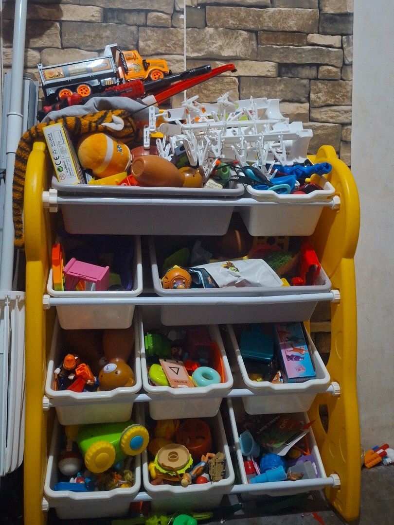Toy's Organizer/Storage (Category: Kids Wardrobes & Storage) located in Manila. Submitted by rubyyy.14 (Listing ID 1460188613, Image 1). Description: Like new. Complete accessories. Bought for 2500. RFS di kasya sa room na lilipatan.