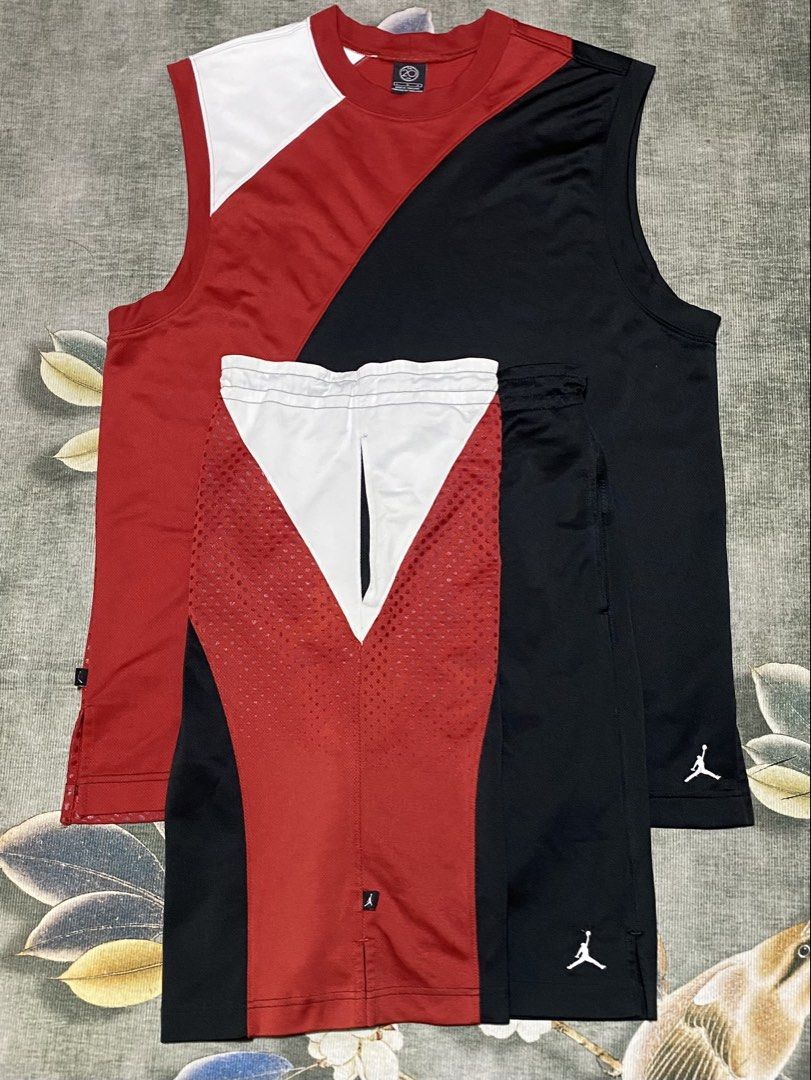 TRI TONE JORDAN OVERALL (Category: Tshirts & Polo Shirts ) located in Santa Rosa. Submitted by doublepicollections (Listing ID 1460227059, Image 1). Description: TOP L BOTT M fit L.