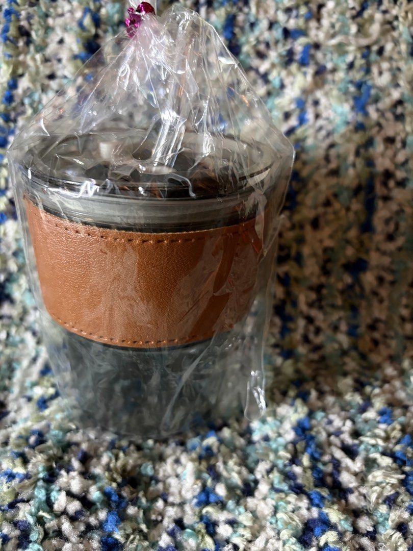 Tumbler with straw (Category: Water Bottles & Tumblers) located in Quezon City. Submitted by jhosa888 (Listing ID 1460295570, Image 1). Description: .