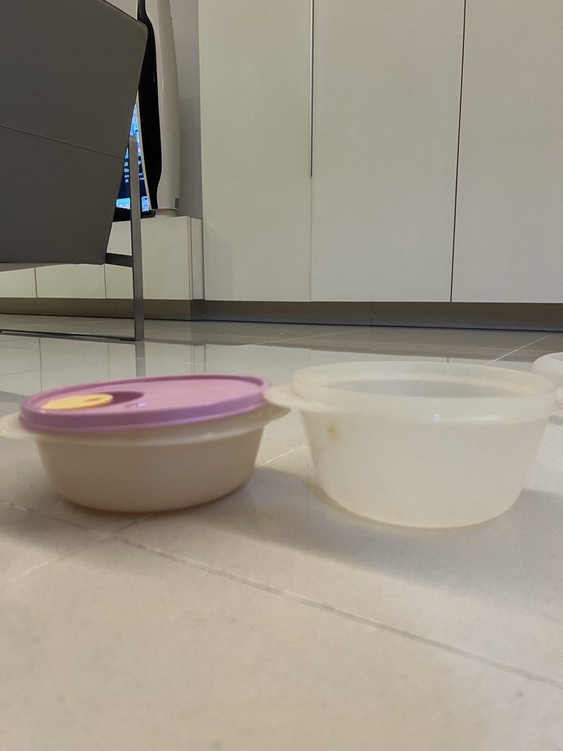 Tupperware (Category: Food Organisation & Storage) located in Singapore. Submitted by mn13579 (Listing ID 1460207429, Image 3). Description: Clearing out extra Tupperwares. The lids/covers are less than the containers available. Prefer all the items to be taken together.