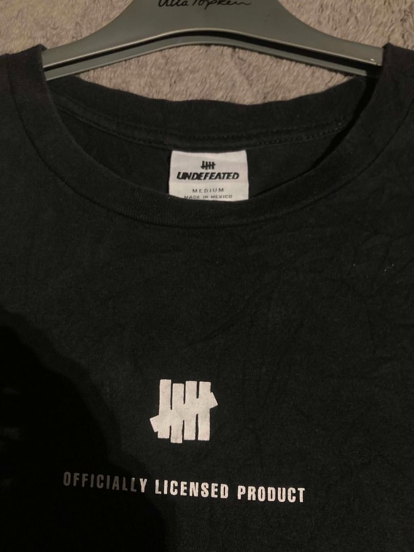 Undefeated Center Logo (Category: Tshirts & Polo Shirts ) located in Bulacan. Submitted by foundnfold (Listing ID 1460128898, Image 3). Description: Undefeated Center Logo Tee SIZE: 27X20 Medium on tag CONDITION: 8.5/10 (Good Condition) COLOR RATE: 8.5/10 NO ISSUE.