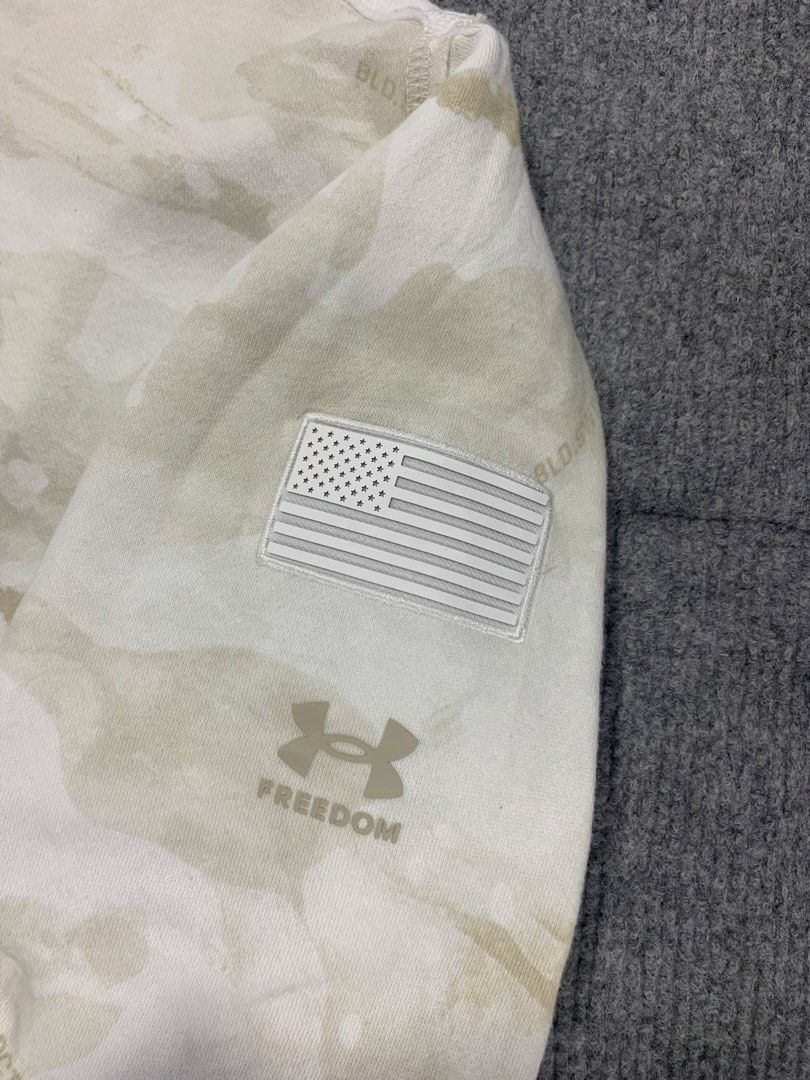 Under Armour camouflage Project Rock (Category: Coats, Jackets and Outerwear) located in Dumaguete. Submitted by dailywear6200 (Listing ID 1460170123, Image 3). Description: Under Armour camouflage Project Rock fleece hoodie Medium Boxy Width 24 Length 24 Excellent condition .