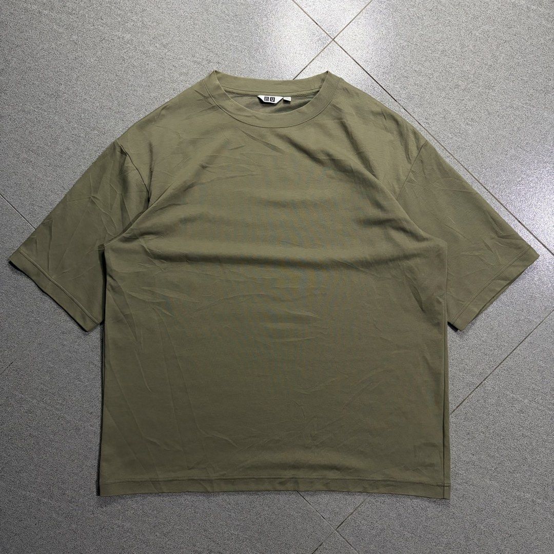 Uniqlo Airsm Oversized Tshirt (Category: Tshirts & Polo Shirts ) located in Talisay. Submitted by re_sell01 (Listing ID 1460258458, Image 1). Description: Uniqlo Airsm Oversized Tshirt XL Men’s W24.5 L29 Color Olive Green Excellent Condition.