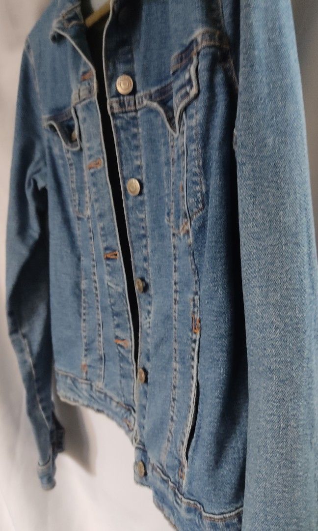 Uniqlo Bershka Jackets (Category: Coats, Jackets and Outerwear) located in Manila. Submitted by thrifttrip (Listing ID 1460152049, Image 3). Description: sizes on pic. pre-loved items rider pick-up only. item location Bambang Pasig.