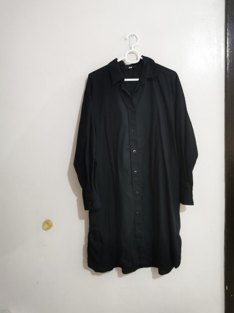 Uniqlo Black Dress (Category: Dresses) located in Pasig City. Submitted by rialuna_fire (Listing ID 1460170979, Image 1). Description: Front length 35.5" Back length 38.5".
