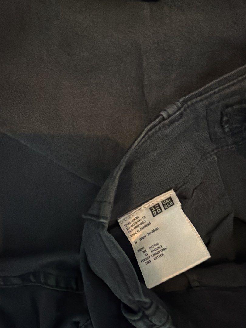 Uniqlo Cargo Pants (Category: Chinos) located in General Trias. Submitted by decluttersznn (Listing ID 1460287533, Image 2). Description: Uniqlo Cargo Pants Size on Tag: M .
