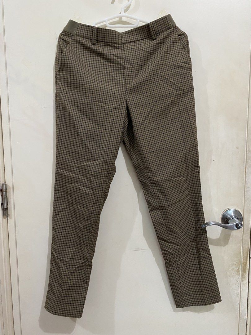 Uniqlo Checked Slacks (Category: Other Bottoms) located in Taguig. Submitted by maly01_ (Listing ID 1460214450, Image 1). Description: dm for inquiries :).