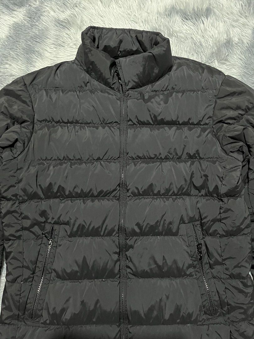 Uniqlo Down Puffer Jacket (Category: Coats, Jackets and Outerwear) located in Sasmuan (Sexmoan). Submitted by winterclothes.ph (Listing ID 1460212679, Image 2). Description: Uniqlo Down Puffer Jacket M on tag Mens Code Width 22 Length 26 Excellent Condition 1650 .
