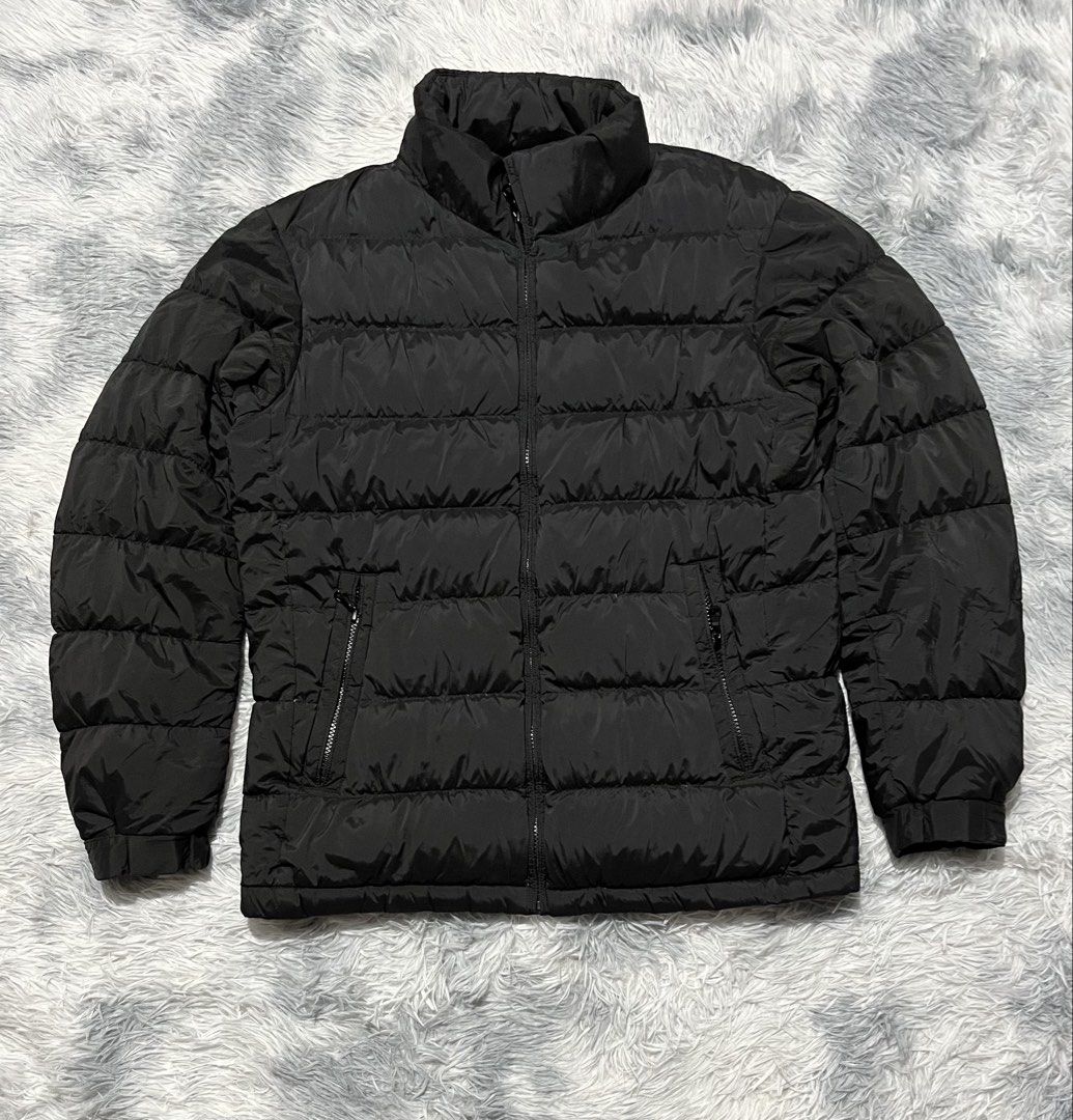Uniqlo Down Puffer Jacket (Category: Coats, Jackets and Outerwear) located in Sasmuan (Sexmoan). Submitted by winterclothes.ph (Listing ID 1460212679, Image 1). Description: Uniqlo Down Puffer Jacket M on tag Mens Code Width 22 Length 26 Excellent Condition 1650 .