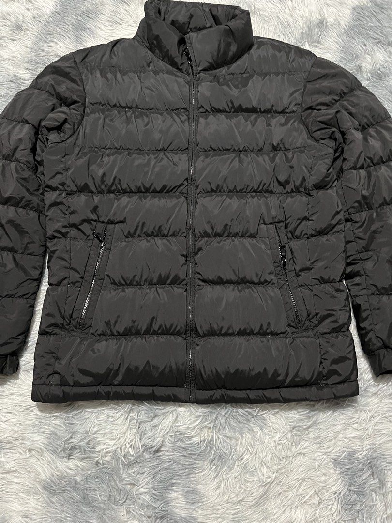 Uniqlo Down Puffer Jacket (Category: Coats, Jackets and Outerwear) located in Sasmuan (Sexmoan). Submitted by winterclothes.ph (Listing ID 1460212679, Image 3). Description: Uniqlo Down Puffer Jacket M on tag Mens Code Width 22 Length 26 Excellent Condition 1650 .