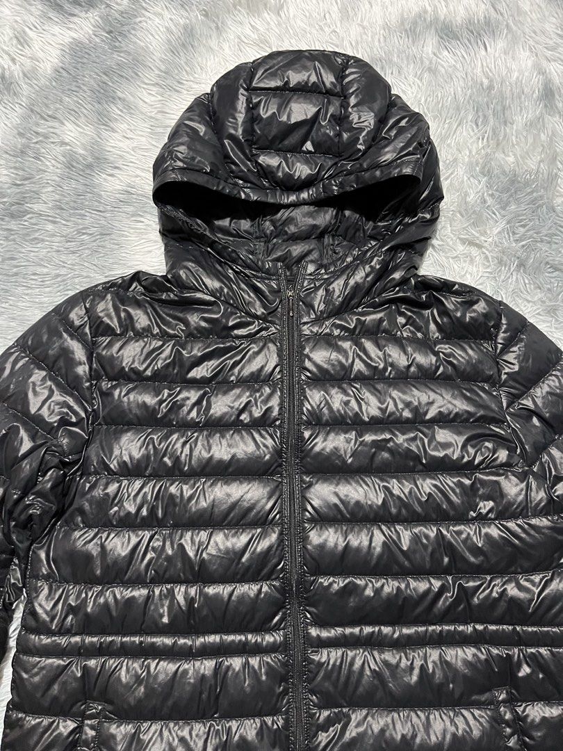 Uniqlo Lightweight Puffer Jacket (Category: Coats, Jackets and Outerwear) located in Sasmuan (Sexmoan). Submitted by winterclothes.ph (Listing ID 1460162898, Image 2). Description: Uniqlo Lightweight Puffer Jacket L on tag Women’s code Width 19.5 Length 26 Excellent Condition 880.