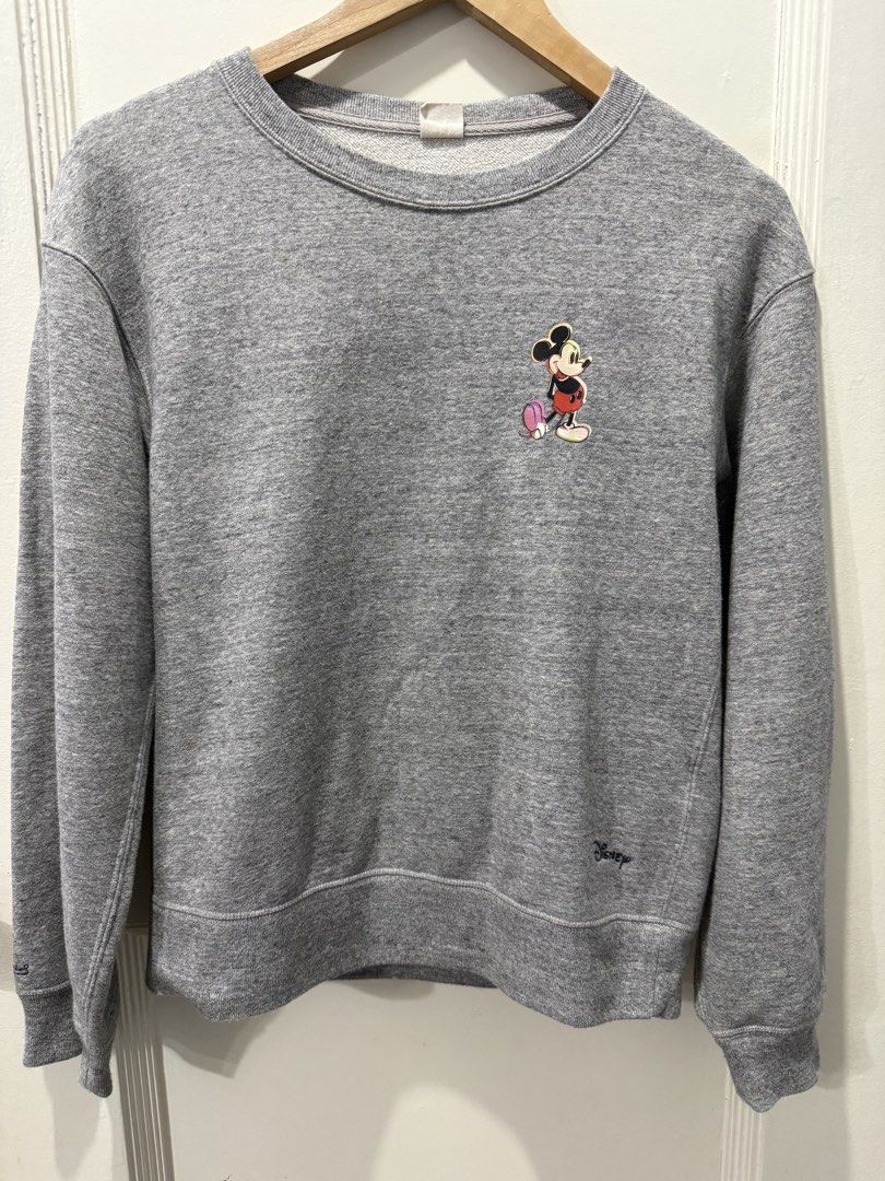 Uniqlo Mickey Mouse sweater (Category: Babies & Kids Fashion) located in Paranaque City. Submitted by m_marie (Listing ID 1460251499, Image 1). Description: Can fit to adult small size .