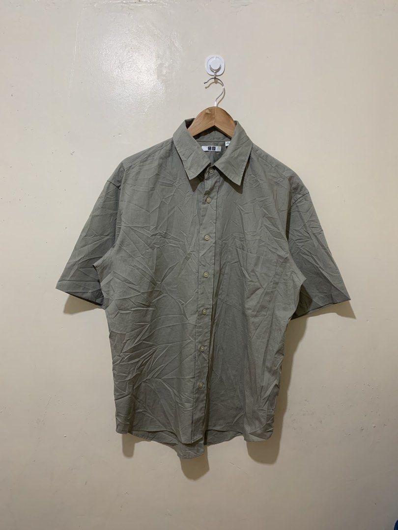 UNIQLO POLO BUTTON DOWN (Category: Tshirts & Polo Shirts ) located in Bacolod City. Submitted by jmthrift28 (Listing ID 1460283360, Image 1). Description: .