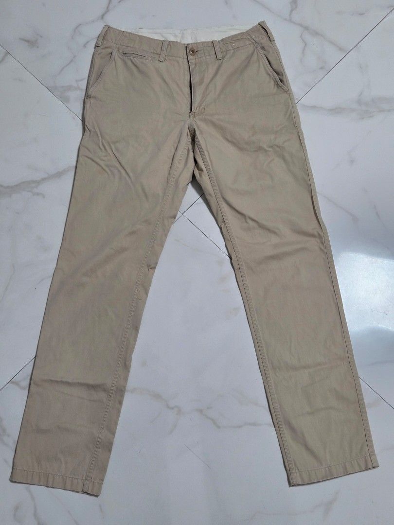Uniqlo Regular Fit Chino Pants (Category: Chinos) located in Cavite. Submitted by its_soo_k (Listing ID 1460217797, Image 2). Description: - bought from Uniqlo - onhand & ready to ship - price P300 - rfs: decluttering about the pants - color: beige brown - waist: 79cm - length: 85cm - material: 100% cotton Notes: - ships from Cavite - mop: gcash / maribank - mod: jnt - shipping fee should be shouldered by the buyer! - ships out immediately or the