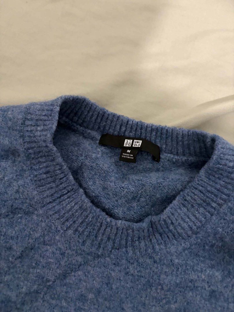 UNIQLO SOUFFLÉ YARN CREW NECK (Category: Coats, Jackets and Outerwear) located in Manila. Submitted by dianemae90804 (Listing ID 1460272590, Image 2). Description: UNIQLO Soufflé Yarn Crew Neck Sweater ✨ Condition: Like new ✨ Used only twice ✨ Size: Medium (M) ✨ Soft and cozy Soufflé Yarn material ✨ Blue / light gray / navy color-block design ✨ No major flaws, stains, or damage ✨ Authentic UNIQLO 📌 Selling because: rarely used / decluttering.