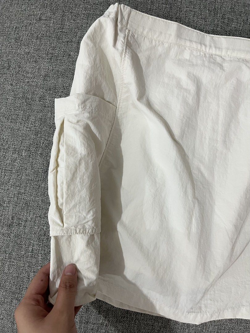 Uniqlo White Skort (Category: Skirts) located in Cagayan de Oro. Submitted by prelovederela (Listing ID 1460249450, Image 3). Description: -fits waist 26-28 ps. i have a collection of shorts/skirts so im decluttering visit my prof for more 🤍.