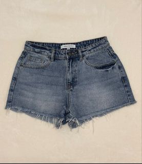 (Category: ) located in . Submitted by chic.haven (Listing ID 1460294834, Image 1). Description: .