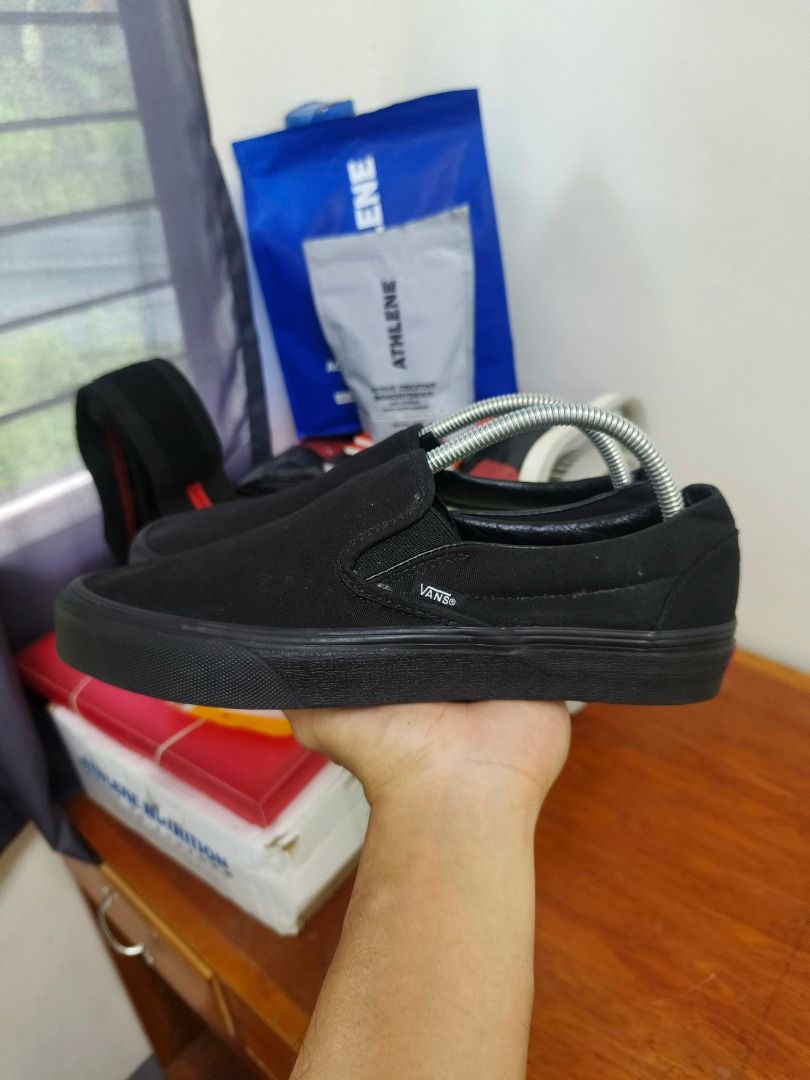Vans Classic Slip-On Black (Category: Sneakers) located in Zamboanga. Submitted by romantic_sole2026 (Listing ID 1460174345, Image 1). Description: Like new condition .