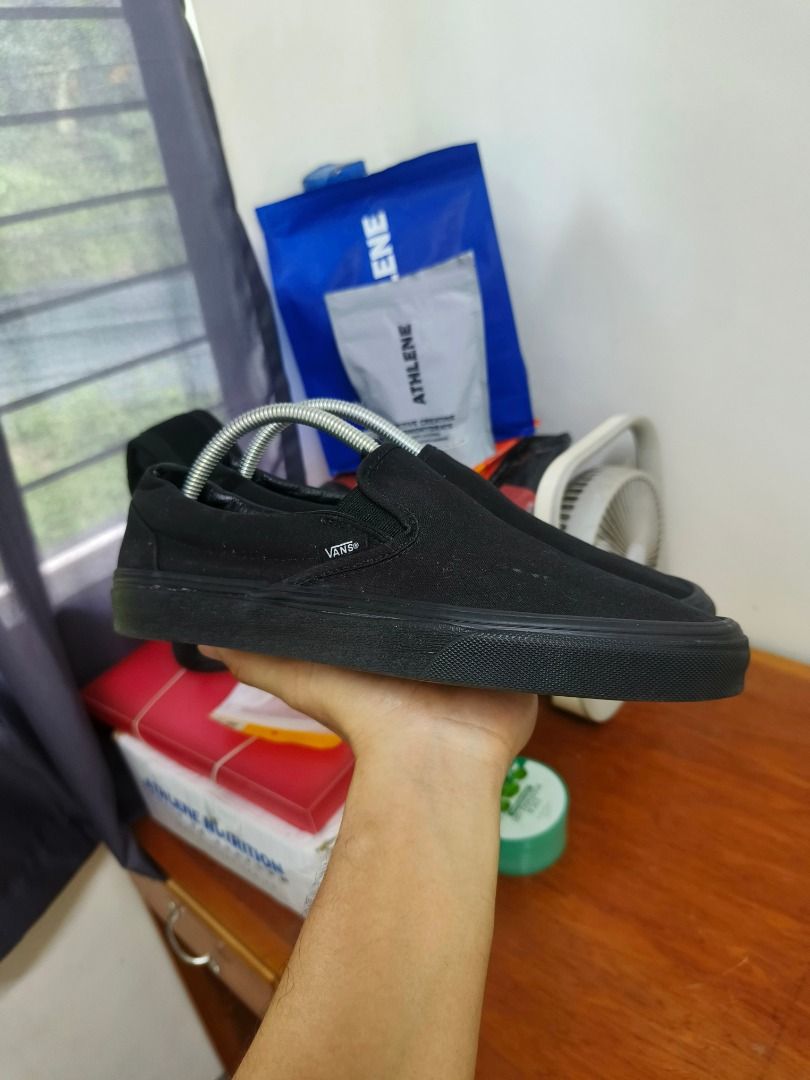 Vans Classic Slip-On Black (Category: Sneakers) located in Zamboanga. Submitted by romantic_sole2026 (Listing ID 1460174345, Image 2). Description: Like new condition .