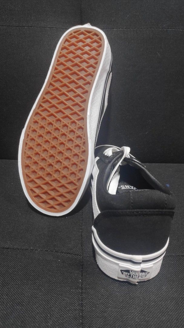 Vans old skool (Category: Sneakers) located in Pagsanjan. Submitted by rays-days (Listing ID 1460257228, Image 2). Description: - Classic Vans Old Skool - Black canvas with white side stripe - White laces - Durable waffle sole for excellent grip - Ideal for skating and everyday use - Comes with original box meet ups around SANTA CRUZ LAGUNA.