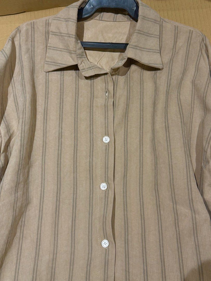 Velvet Striped Long Sleeves (Category: Others Tops) located in Paranaque City. Submitted by preluvdbyp (Listing ID 1460218410, Image 2). Description: •Payment Options: GCash or BPI Bank Transfer •Delivery/Shipping fee to be shouldered by buyer.