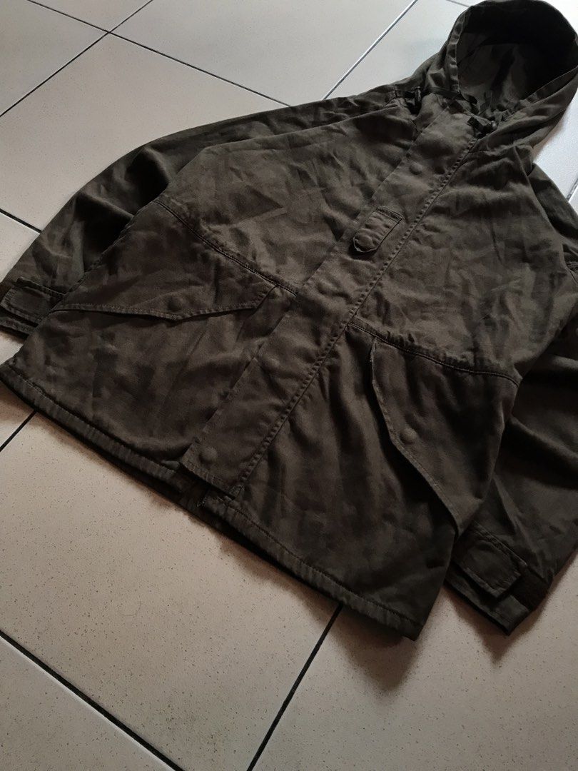 Vintage Alpha Industries Military Parka Jacket (Category: Coats, Jackets and Outerwear) located in Cebu City. Submitted by no3spass1ng (Listing ID 1460256270, Image 3). Description: Vintage Alpha Industries Military Parka Jacket ( Olive ) Color May vary due to lighting Size Large Dimes: 23 x 29 very good condition see detailed pics 📍 Cebu city.