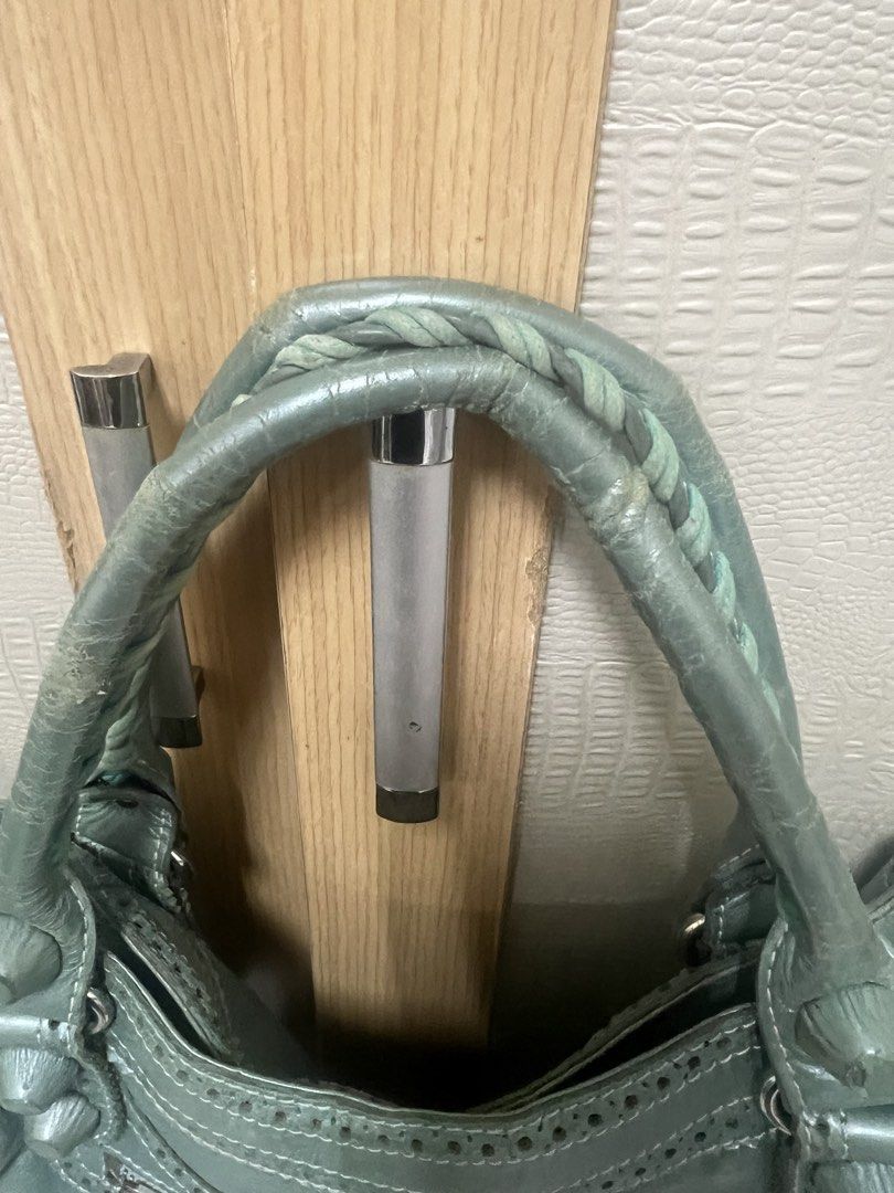 由 jenahyang (刊登 ID 1460248167，圖片 3) 提交，位於 台北市 (Taipei) 的 Vintage balenciaga (類別：手提、托特包)，說明：。
