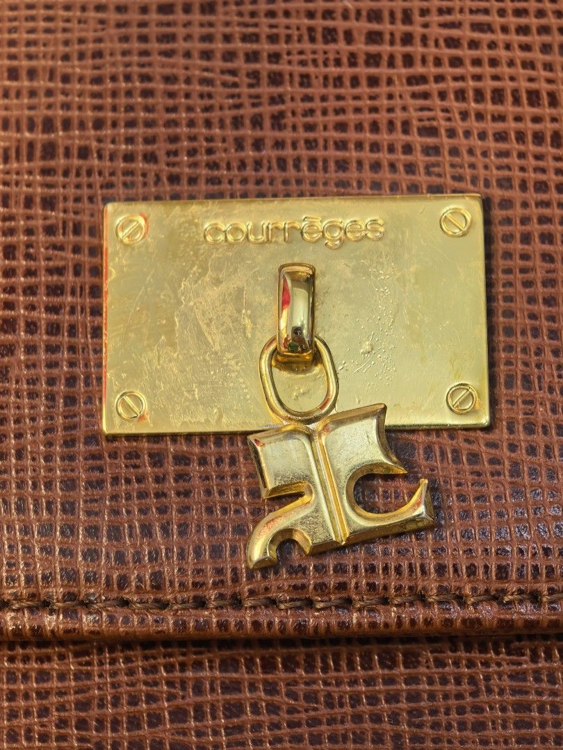 Vintage Courreges Laptop document handbag (Category: Shoulder Bags) located in Tuguegarao City. Submitted by zenphoenix-7ad615 (Listing ID 1460196233, Image 2). Description: Minimal. Flaw Fits laptop or long document folder.