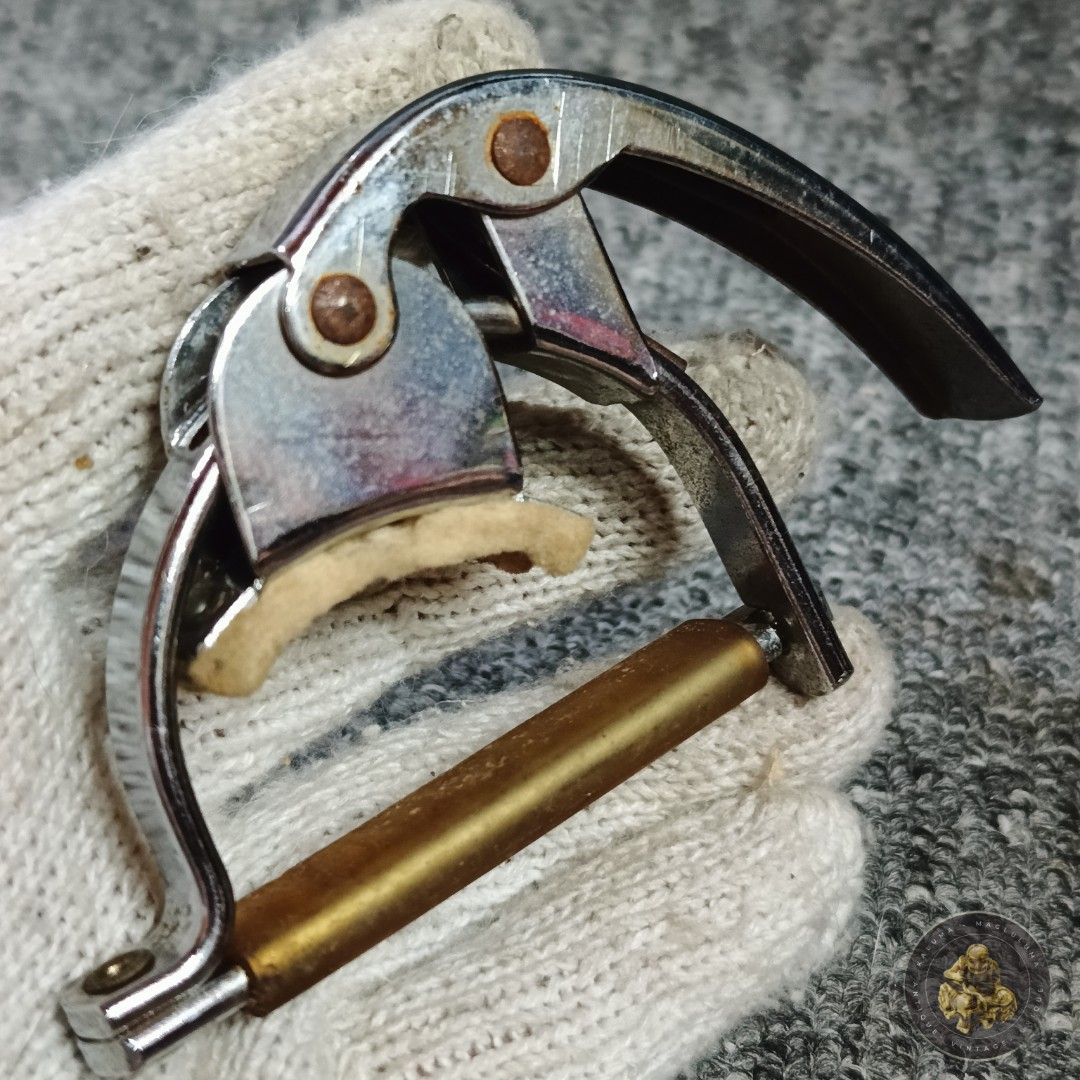Vintage Hamilton USA Guitar Capo (Category: Other Audio Equipment) located in Meycauayan. Submitted by ka_luma (Listing ID 1460160592, Image 1). Description: .