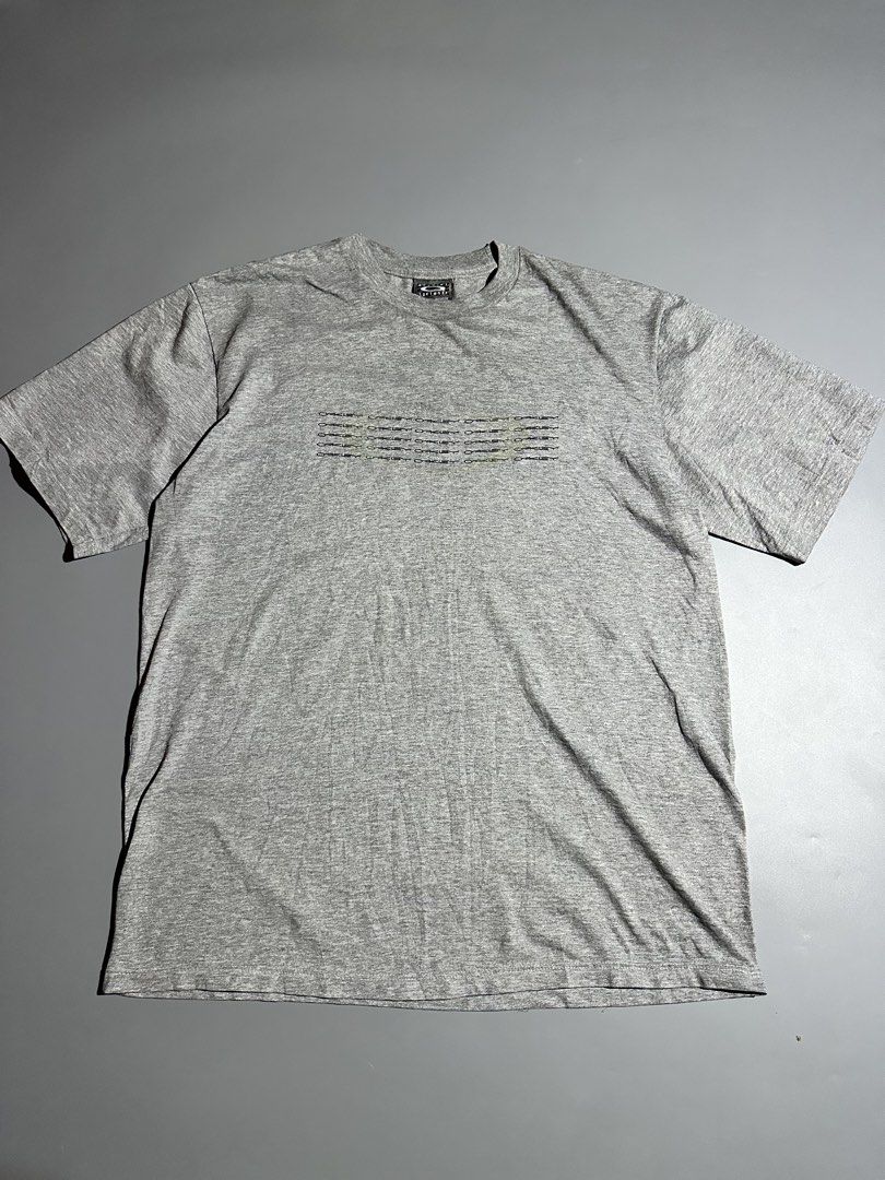 VINTAGE OAKLEY (Category: Activewear) located in Makati City. Submitted by js.street.finds (Listing ID 1460210533, Image 1). Description: Dimes 22.5/28.