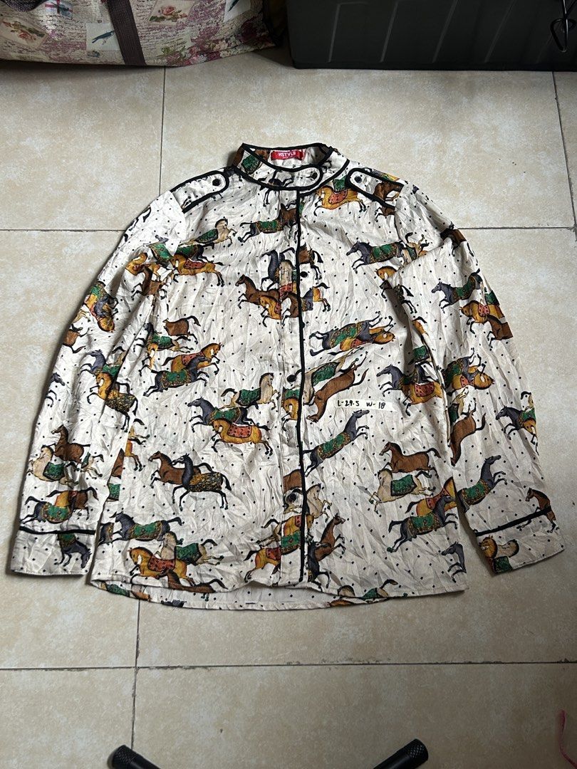 Vintage Printer Luxury Polo (Category: Longsleeves) located in Cainta. Submitted by pascheey2018 (Listing ID 1460179727, Image 1). Description: .