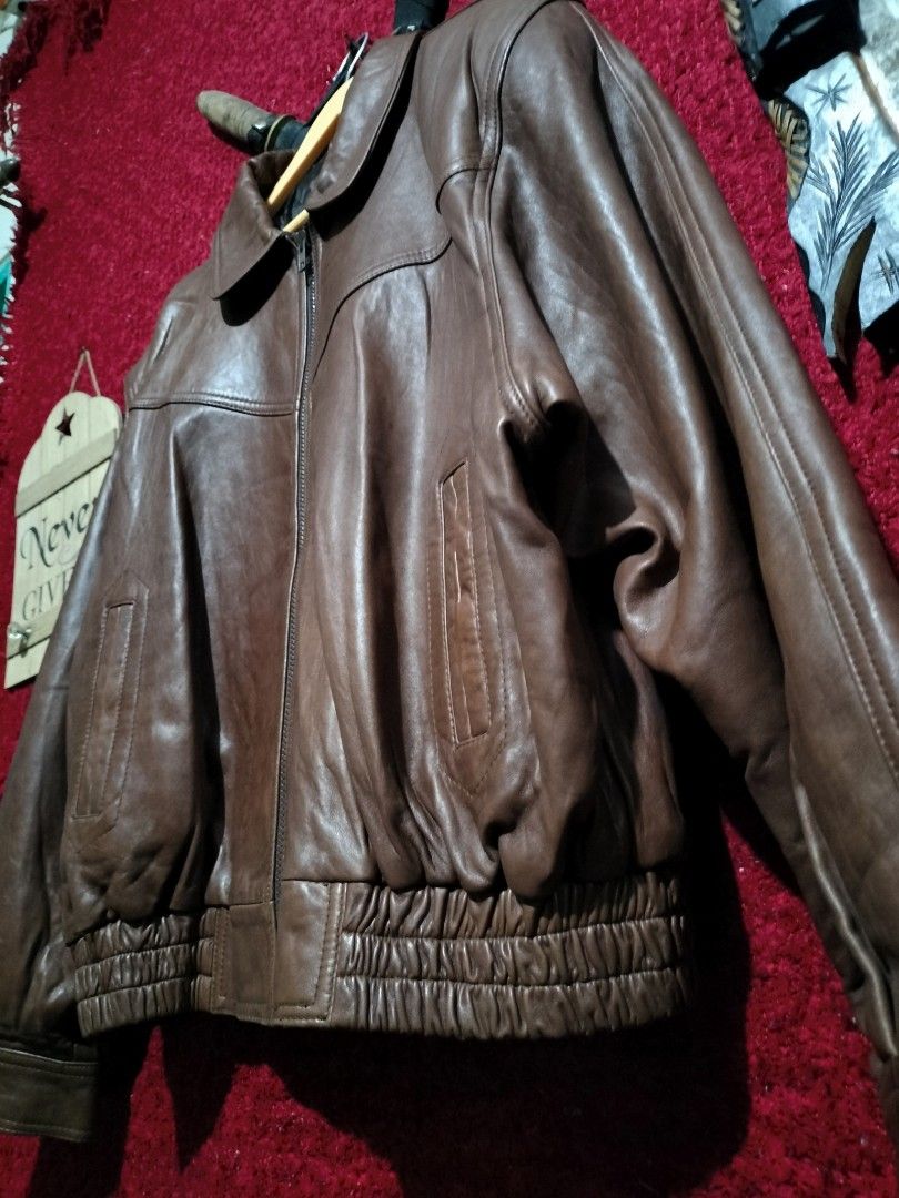 VINTAGE ROMA LEATHER JACKET FOR MEN'S (Category: Coats, Jackets and Outerwear) located in Baguio. Submitted by vertex_nga.pow (Listing ID 1460180133, Image 2). Description: VINTAGE ROMA LEATHER JACKET FOR MEN'S LARGE SIZE DIMENSION 26L BY 24 ARMPIT TO ARMPIT 20 INCHES SHOULDER TO SHOULDER 24 INCHES SLEEVE GENUINE LEATHER EXCELLENT CONDITION BAGUIO LOCATION PLUS SF SA MALAYU JNT COURIER PASS COD UNLI VOUCH PRICE:2800 ONLY PM DM PM DM IF INTERESTED