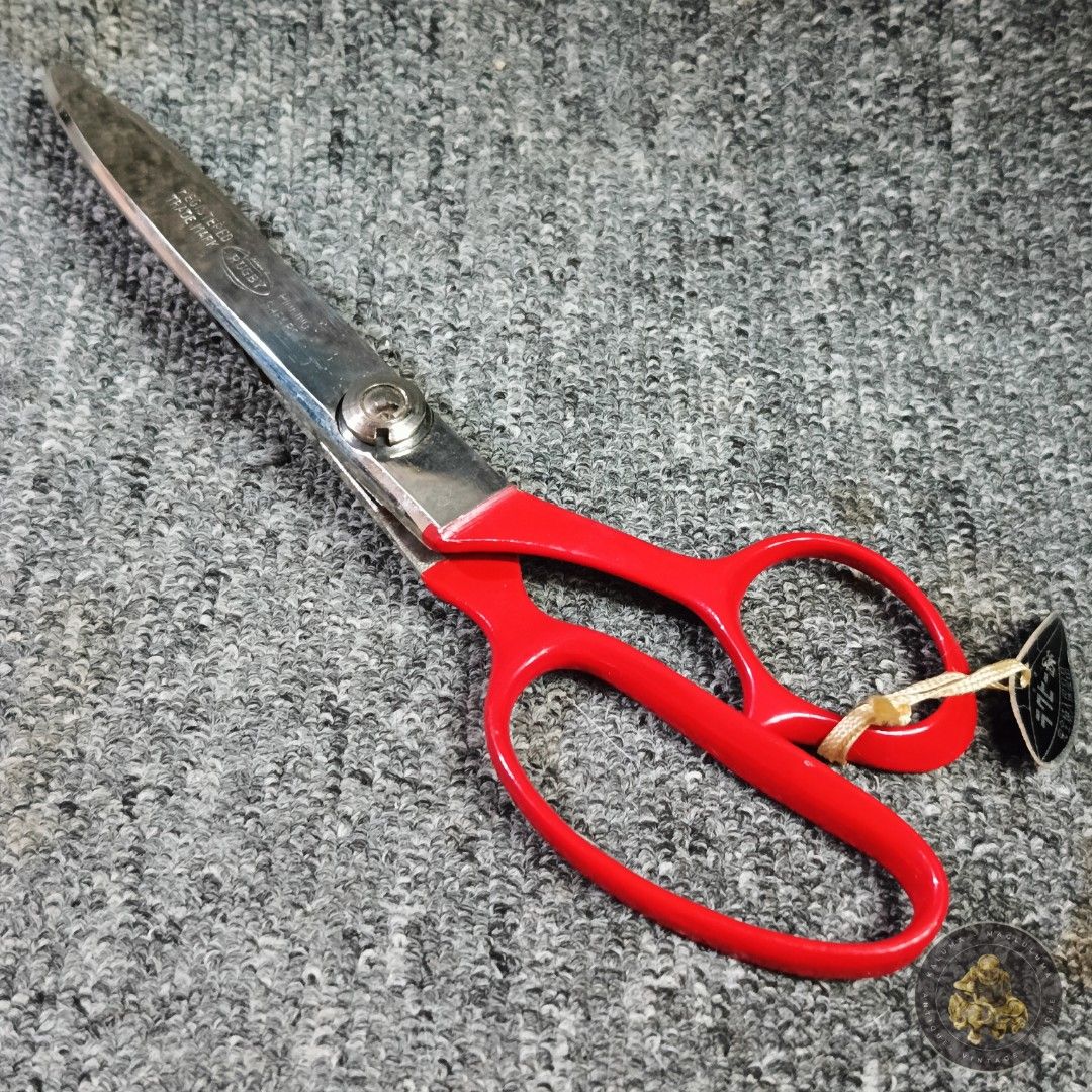 Vintage Rugby Pinking Shears (Category: Vintage Collectibles) located in Meycauayan. Submitted by ka_luma (Listing ID 1460161324, Image 1). Description: .
