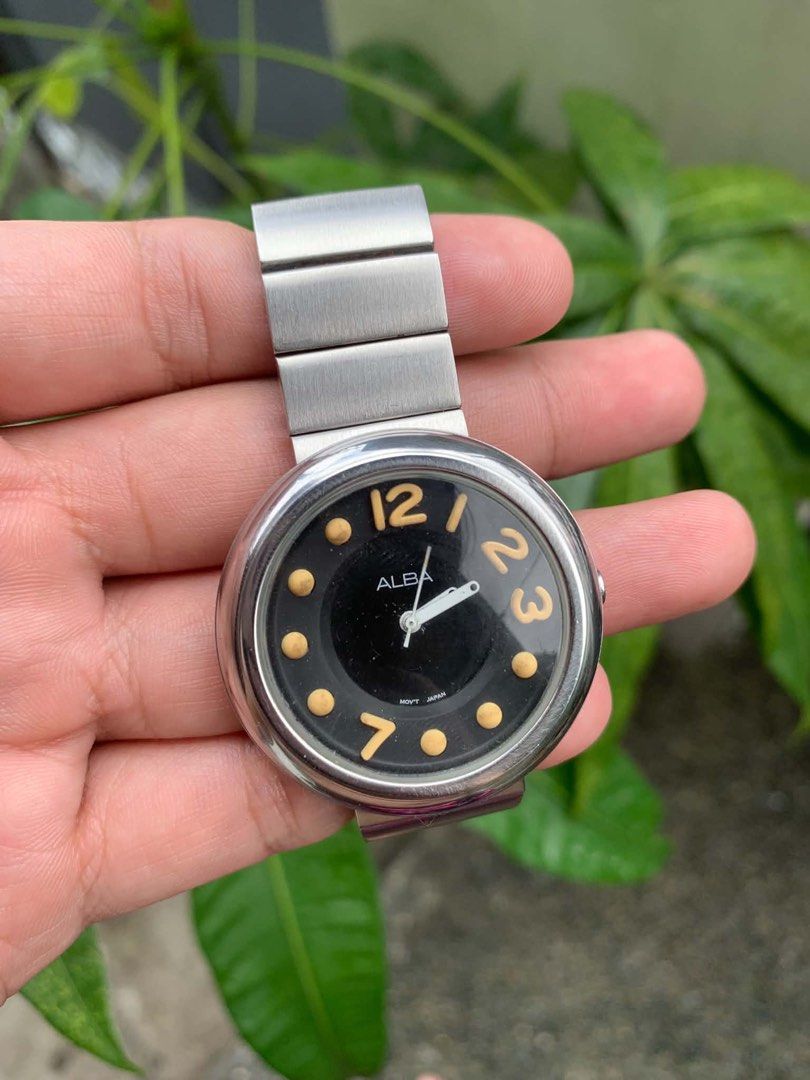 Vintage Seiko Alba UFO Quartz (Category: Men's Watches) located in Marikina City. Submitted by holymollyz (Listing ID 1460147113, Image 1). Description: Vintage seiko Alba UFO quartz - 1990s to early 2000s - No extra links - Fits size 6 - 6.5 wrist size - With replacement box This watch is pre-loved so please expect this watches does have minor imperfections. Asking price is 3,200.