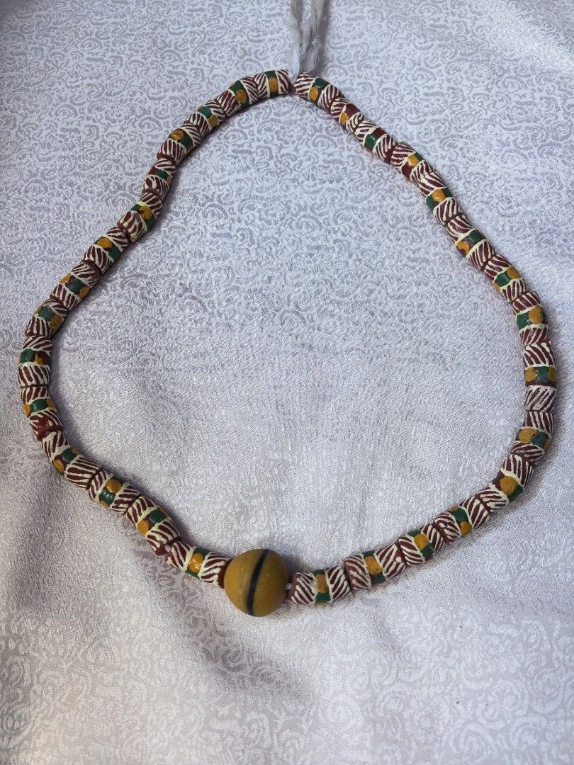 Vintage trade beads diy necklace (Category: Necklaces) located in Tuguegarao City. Submitted by zenphoenix-7ad615 (Listing ID 1460142996, Image 3). Description: Add 80 sf Please see pictures.