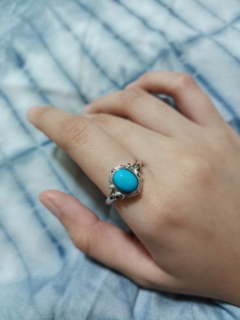 Vintage Turquoise Stone Ring Silver Tone (Category: Rings) located in Iloilo. Submitted by trinketsandtreasures.ph (Listing ID 1460272448, Image 1). Description: ✨ Vintage silver-tone turquoise ring with decorative band ✨ Adds a vibrant pop of color to any outfit ✨ Perfect for gifting or a personal treat Shipping through LBC MOP: Gcash/Mayawallet.