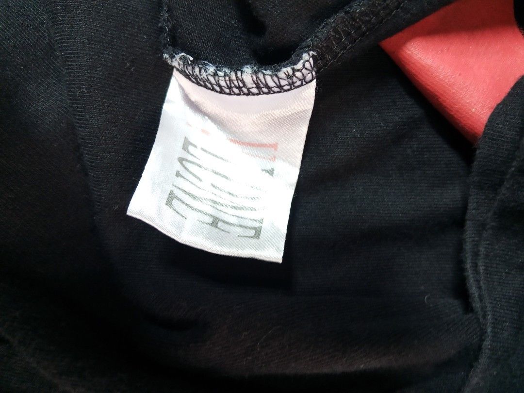 Vlone (Category: Luxury Apparel) located in Manila. Submitted by aeronroy4577085 (Listing ID 1460175316, Image 3). Description: .
