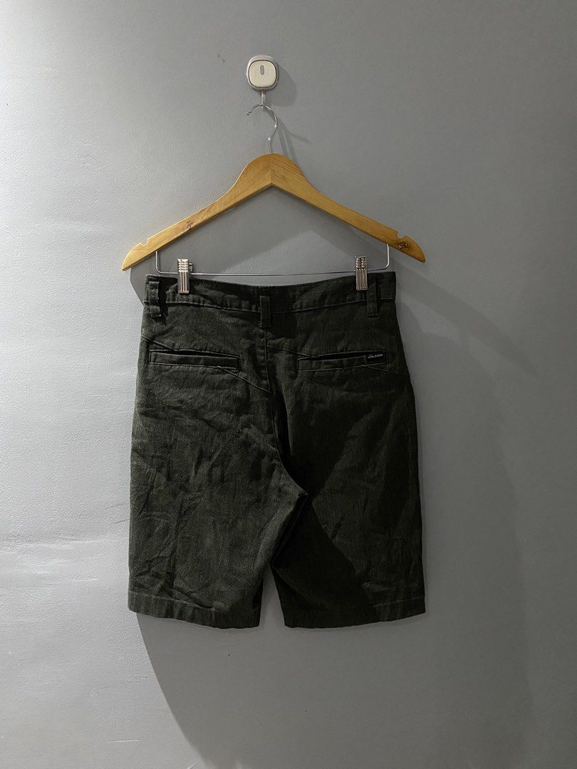 Volcom Grey Shorts Size 28 (Category: Shorts) located in Bangued. Submitted by koroysthrifts (Listing ID 1460231154, Image 3). Description: - Brand: Volcom - Color: Dark Grey - Size: 28 Waist 28*19*9 - Closure: Button and Zip Fly - Pockets: 2 front, 2 back (back pockets have button closure) - Detail: Small Volcom logo tag on back right pocket - Style: Casual Wear.