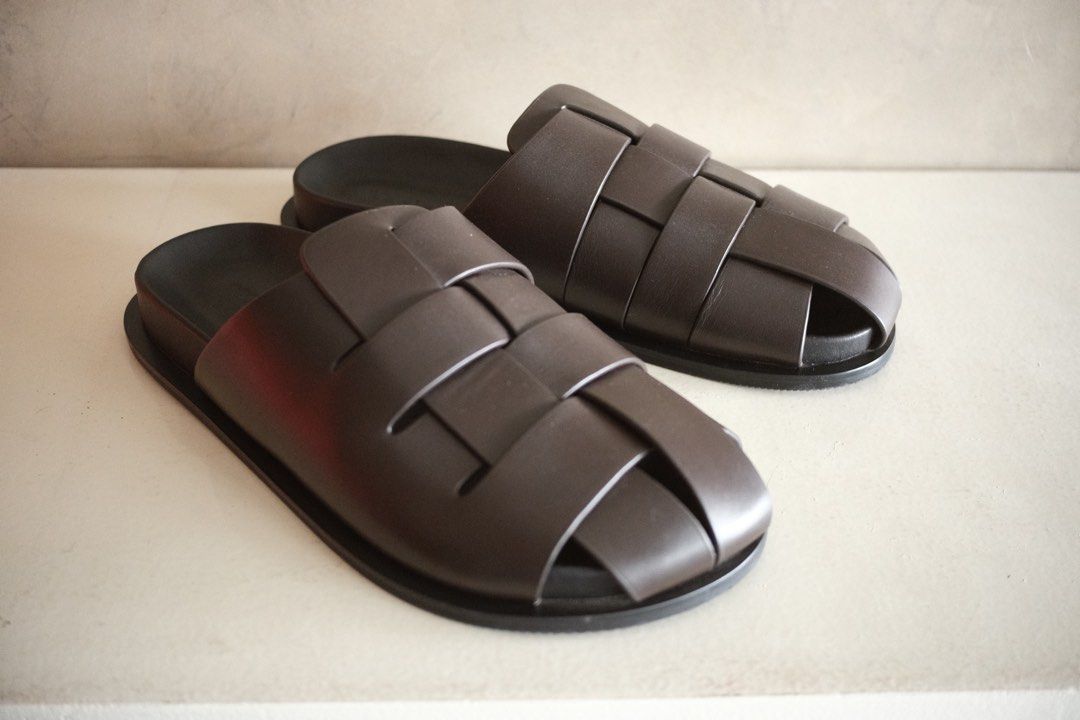 Waa Studios Carô Sandals (Category: Shoe inserts & accessories) located in Quezon City. Submitted by kevinstv3191 (Listing ID 1460178458, Image 1). Description: Waa Studios Carô Sandals From Vietnam Size 44. *But for context, i’m size 42 in Birkenstock Bought December 2025 in Vietnam Used not more than 3x RFS: Not my style Selling for 4,000php FIRM No trade, swap and low ball offers. Trade/Low Ball Offers will be ignored Pickup will be shouldered