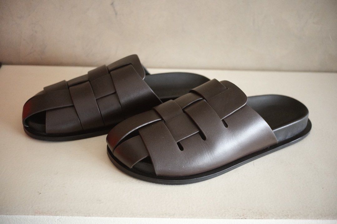 Waa Studios Carô Sandals (Category: Shoe inserts & accessories) located in Quezon City. Submitted by kevinstv3191 (Listing ID 1460178458, Image 2). Description: Waa Studios Carô Sandals From Vietnam Size 44. *But for context, i’m size 42 in Birkenstock Bought December 2025 in Vietnam Used not more than 3x RFS: Not my style Selling for 4,000php FIRM No trade, swap and low ball offers. Trade/Low Ball Offers will be ignored Pickup will be shouldered
