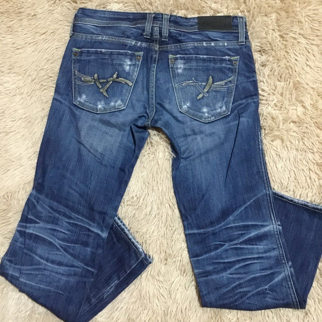 Washborn Flare Denim Pants (Category: Jeans) located in Baguio. Submitted by jaaanee (Listing ID 1460194059, Image 2). Description: No issue MOD : JNT MOP : GCASH.