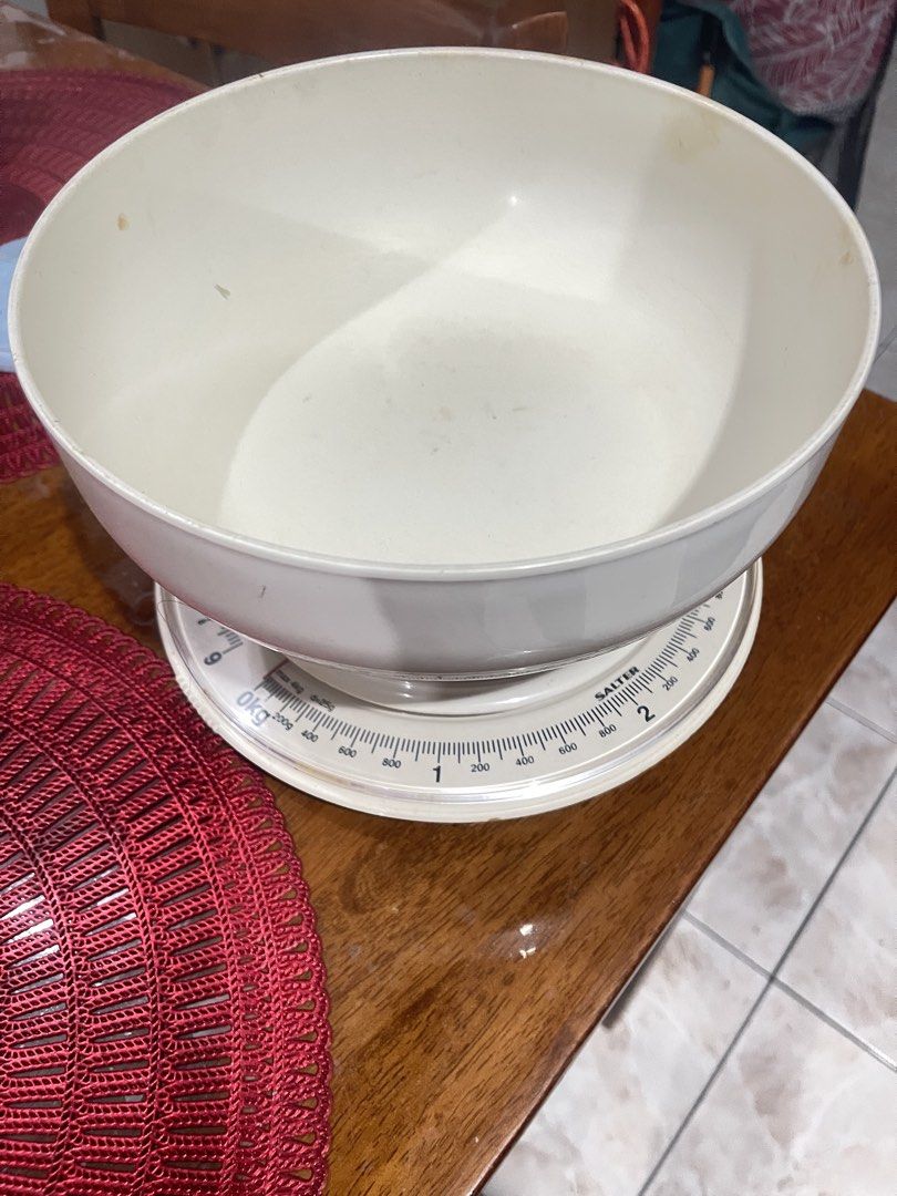 Weighing scale (Category: Other Kitchenware & Tableware) located in Quezon City. Submitted by hacinegaw (Listing ID 1460195839, Image 1). Description: SALTER weighing scale from Japan For kitchen and others 4kg or 9lb capacity Selling low gor fast declutter Not using just stored LP posted Gcash .