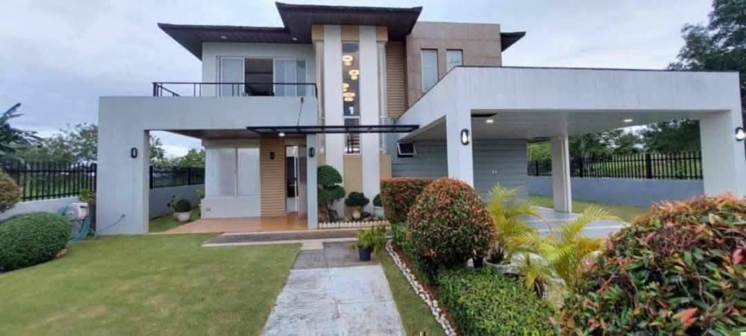 (Category: ) located in . Submitted by rmvlistings (Listing ID 1460298977, Image 1). Description: .