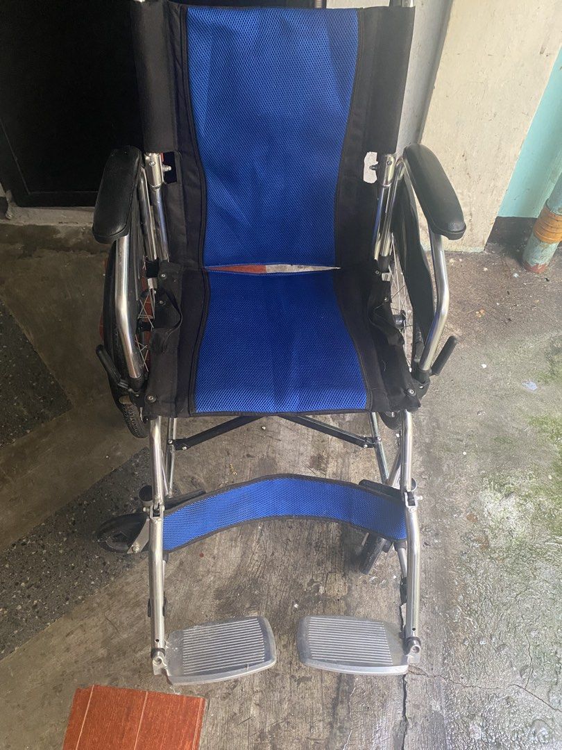 Wheel chair (Category: Wheelchairs) located in Taguig. Submitted by antonio081081 (Listing ID 1460177594, Image 2). Description: .